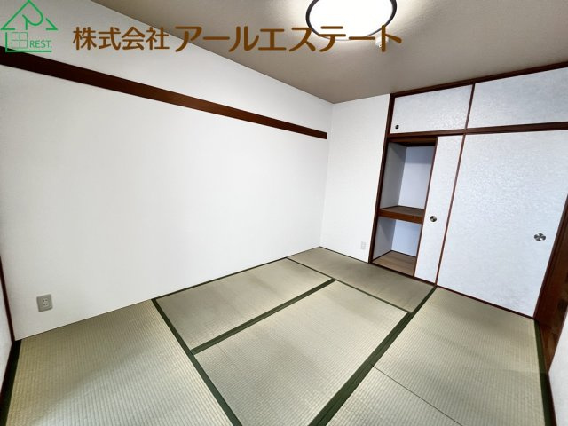 リベール加古川南Ⅱ　　山陽電鉄「別府駅」徒歩4分の和室