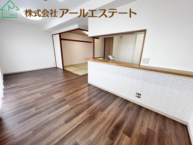 リベール加古川南Ⅱ　　山陽電鉄「別府駅」徒歩4分の居間・リビング