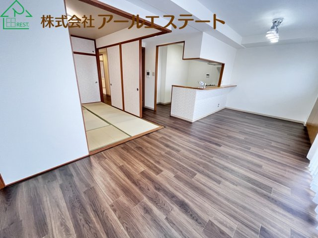 リベール加古川南Ⅱ　　山陽電鉄「別府駅」徒歩4分の居間・リビング