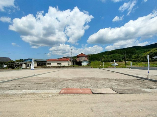 【前面道路含む現地写真】 | 三股町樺山 2,660万円