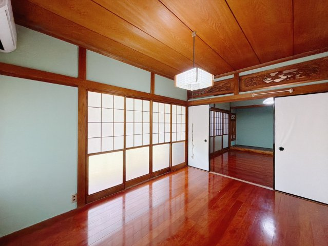 【中古戸建】行田市大字荒木の洋室|■洋室｜和の温もりと洋室の使いやすさを兼ね備えた、居心地の良い居室です♪