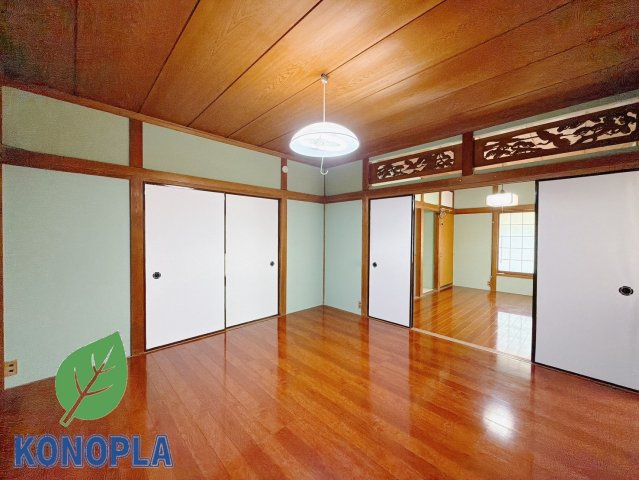 【中古戸建】行田市大字荒木の居間・リビング|■居間｜冬にはコタツを敷いて家族みんなで年越しをするのもいいですね。家族みんなのお気に入りの空間になります♪