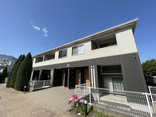 稲城市平尾１丁目のアパートの外観