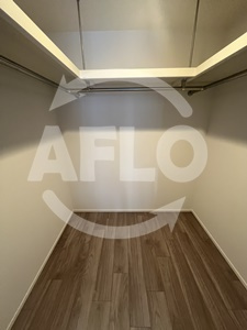 レジュールアッシュ谷町四丁目グランクラス　南大江小学校区の収納|レジュールアッシュ谷町四丁目グランクラス　ウォークインクローゼット
