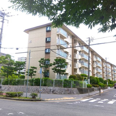 名谷13団地45号棟の外観|外観もきれいです