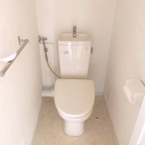 名谷13団地45号棟のトイレ|清潔感のあるトイレです