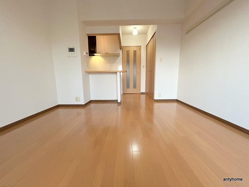 ブランクレール谷町　仲介手数料無料の居間・リビング