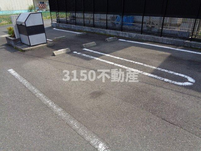 アルバーダの駐車場|駐車場完備です