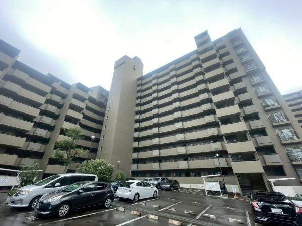 千里中央パークヒルズB棟の外観
