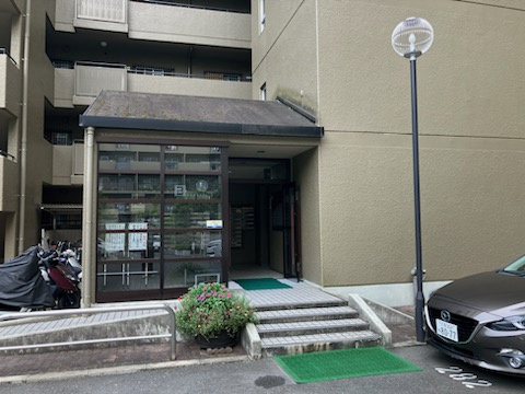 千里中央パークヒルズB棟のエントランス