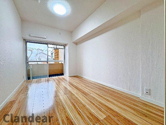 朝日プラザ堀切菖蒲園の洋室|ドキドキの新生活も、安心してスタート。ぴったりの住まいを見つけませんか？クランディアが一緒に住まい選びをサポートします‼　まずは、お気軽にお問合せください　＃クランディア