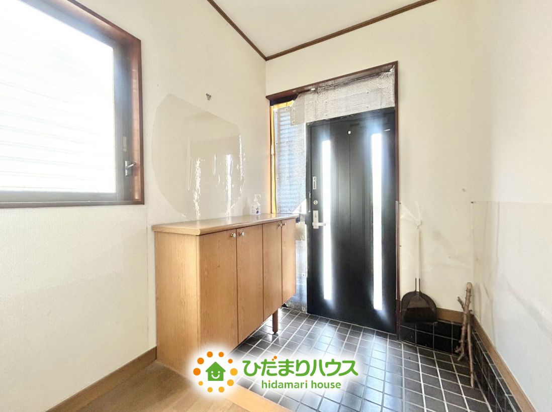 幸手市緑台１丁目　中古一戸建ての玄関