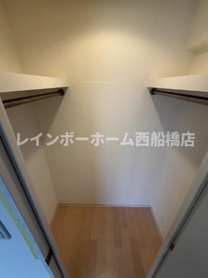 船橋市本町１丁目のアパートの収納
