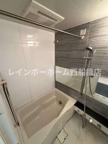 船橋市本町１丁目のアパートの浴室