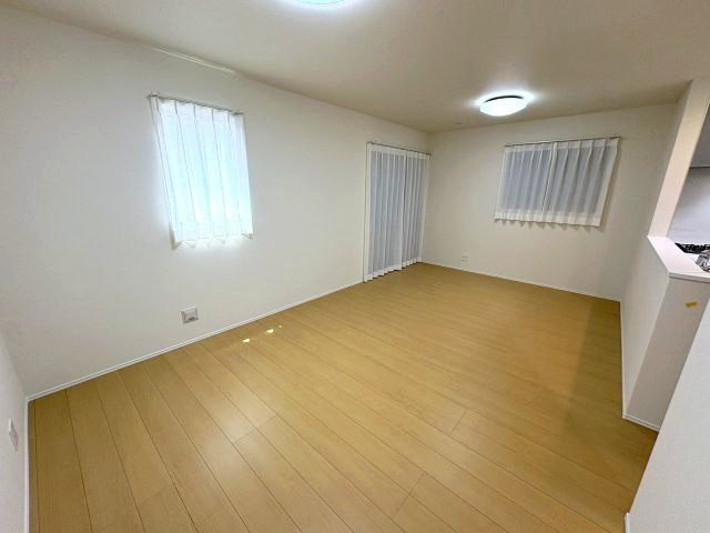 戸田市川岸３丁目2180番　C号棟　新築戸建ての居間・リビング|1階LDK