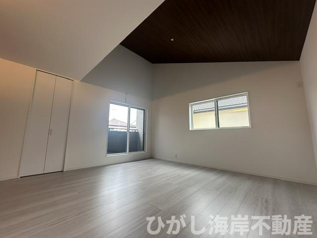 茅ヶ崎市南湖3丁目　新築戸建　全2棟の居間・リビング|17.3帖　吹抜付LDK