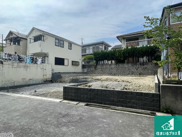 神戸市須磨区緑が丘　新築一戸建ての外観|周辺は落ち着いた街並みの住宅地！子育てがしやすい住環境です！まだ未完成ですが、現地でしかわからない事もございます。是非一度ご覧ください。