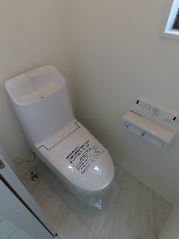 波田　売中古住宅のトイレ