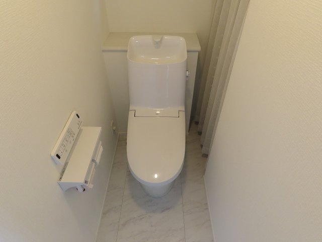 波田　売中古住宅のトイレ