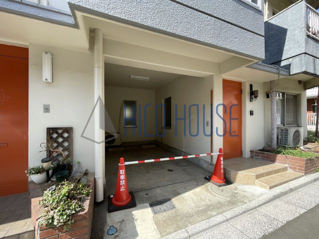 田町第一テラスの駐車場