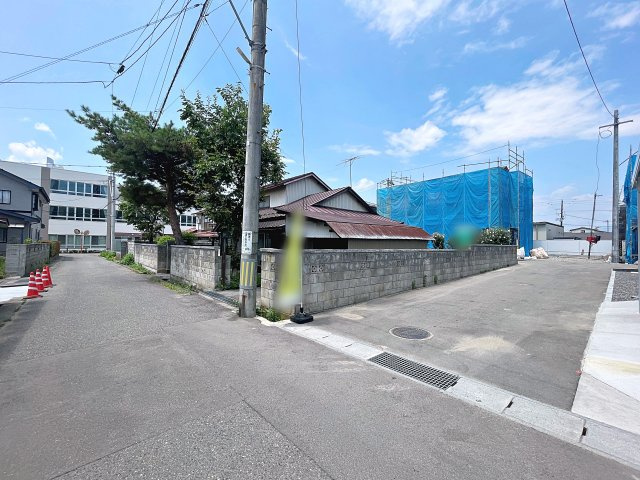 新築戸建・新築建売　会津若松市行仁町　行仁小学校・第一中学校の前面道路含む現地写真