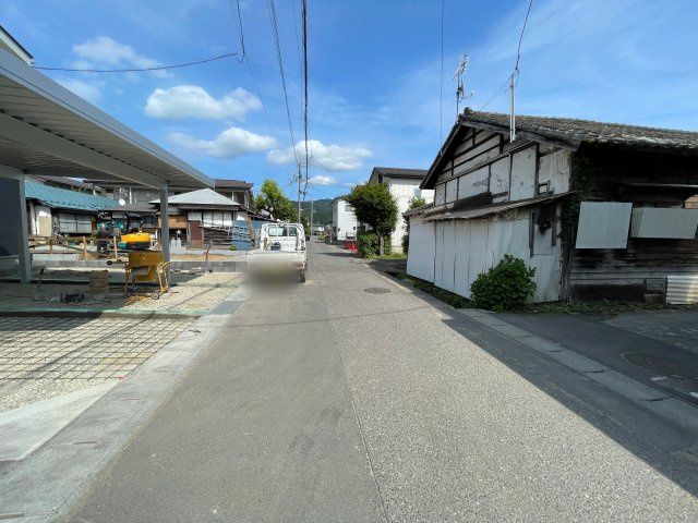 新築戸建・新築建売　会津若松市行仁町　行仁小学校・第一中学校の前面道路含む現地写真