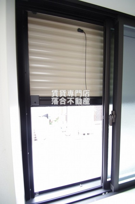 【設備】 | ラトゥール橋本 | シャッター付き