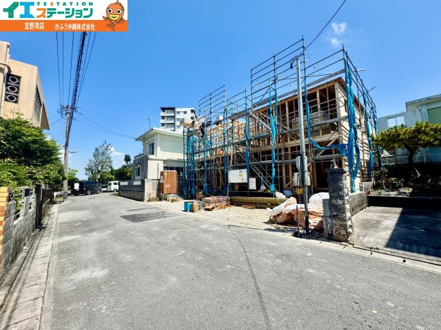 南風原町本部第2　1号棟の前面道路含む現地写真