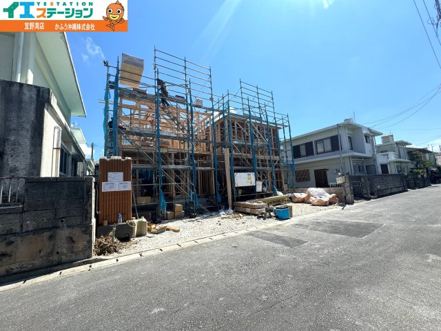 南風原町本部第2　1号棟の前面道路含む現地写真