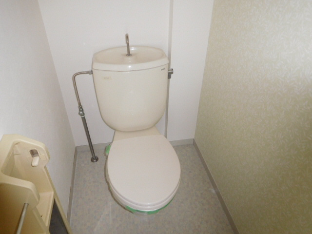 姫路市白浜町宇佐崎北３丁目のハイツのトイレ