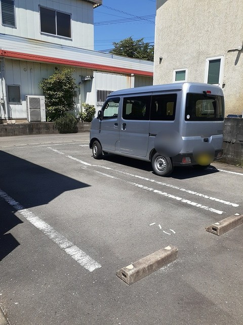 ワンワンハウスの駐車場|駐車スペースもあります
