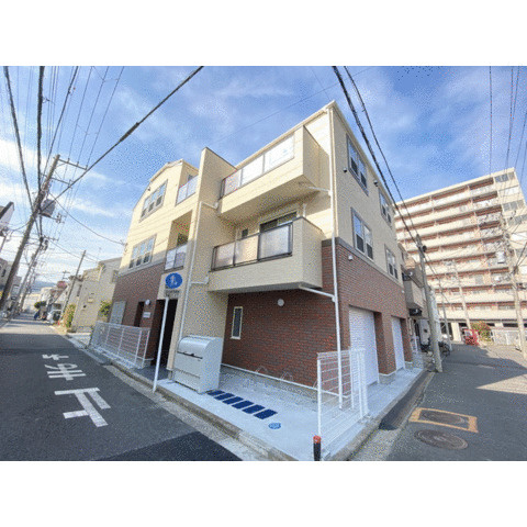 横浜市鶴見区本町通１丁目のアパート