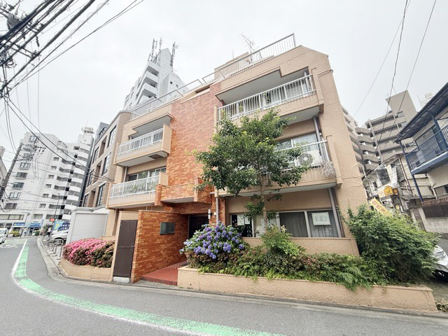 【現況写真】 | ライオンズマンション目黒第2 | 前面道路と外観の様子です。～即日のご見学可能～　お問合せはお気軽にどうぞ。