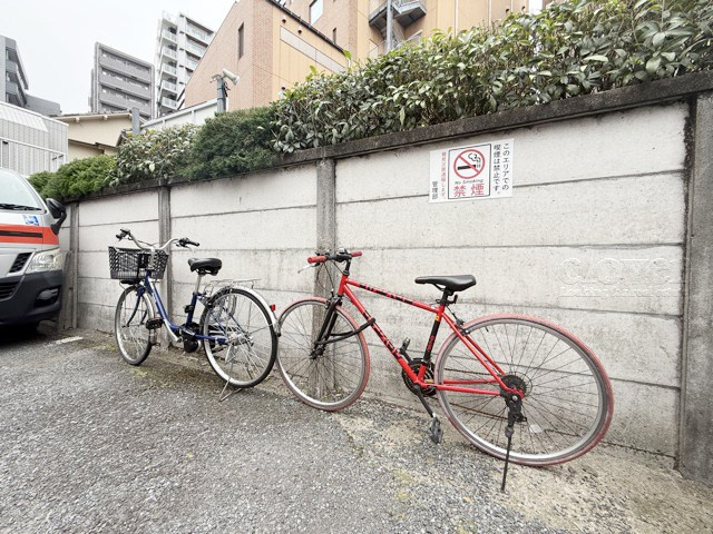 【駐輪場】 | ライオンズマンション目黒第2 | 自転車置き場。マンションの共用部にあたります。空きの有無や駐輪料金、各戸の台数制限などについては、改めてお問い合わせください。～即日のご見学可能～　お問合せはお気軽にどうぞ。