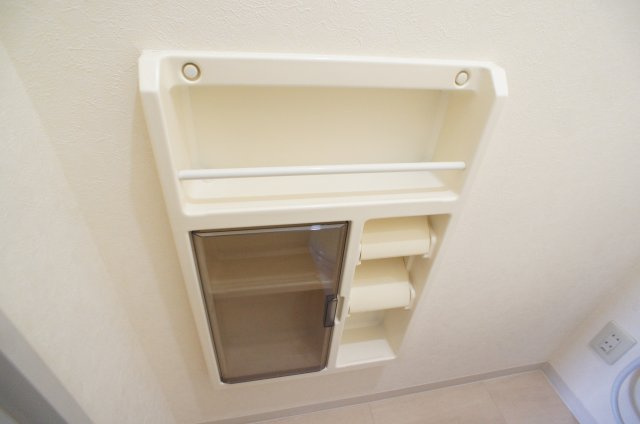【その他】 | フレール弥生E棟 | トイレの収納です