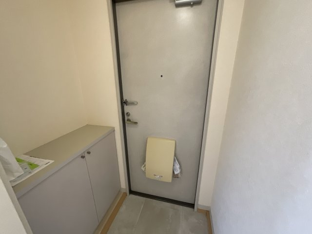 【玄関】 | フレール弥生E棟 | シンプルで使いやすい玄関です