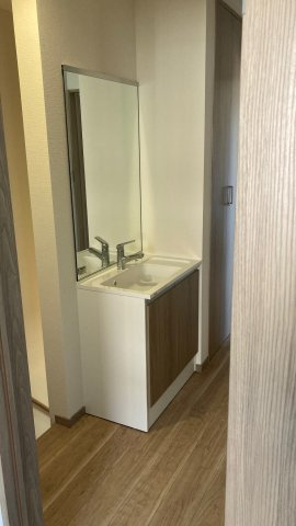 新築住宅の独立洗面台|独立洗面化粧台が付いています
