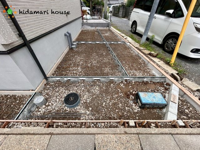 西区佐知川7期　新築戸建　ブルーミング01の駐車場