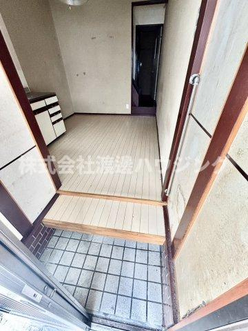 東淀川区上新庄3丁目テラスハウスの玄関