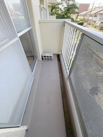 三郷早稲田団地3-4-2号棟のバルコニー|北側の陽当たり良好なバルコニー