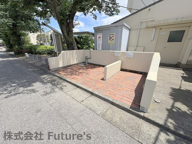 三郷早稲田団地3-4-2号棟のその他共用部分|敷地内ゴミ置場