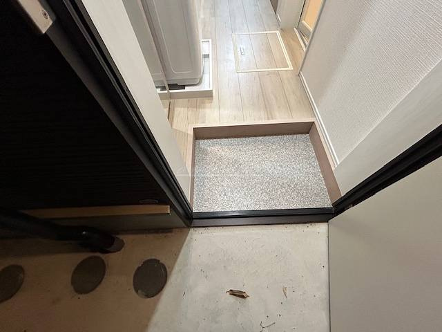 【玄関】ラフィーネ反町