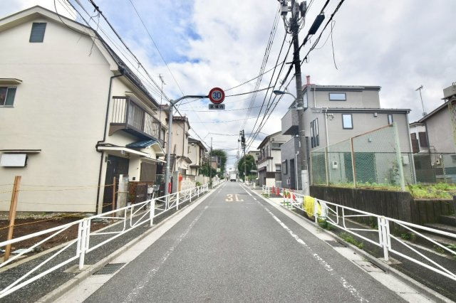 北区西が丘2丁目　建築条件無し売地の前面道路含む現地写真|2026.06.29撮影

現地ご見学希望・資料請求などお気軽にお問い合わせ下さい！
03-5990-5201