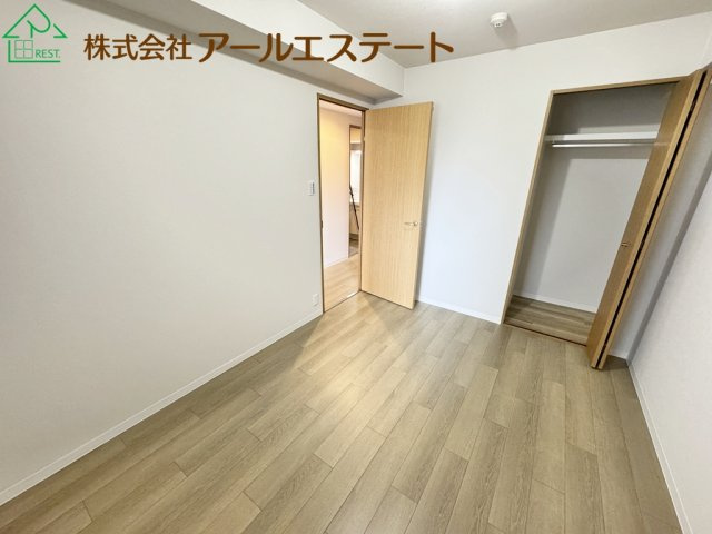 パレ・ロワイヤル姫路駅前　　JR「姫路駅」徒歩11分の洋室