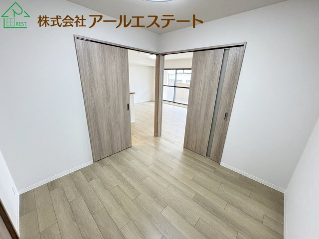 パレ・ロワイヤル姫路駅前　　JR「姫路駅」徒歩11分の洋室