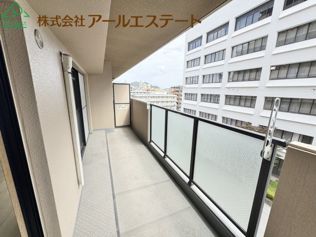 パレ・ロワイヤル姫路駅前　　JR「姫路駅」徒歩11分のバルコニー