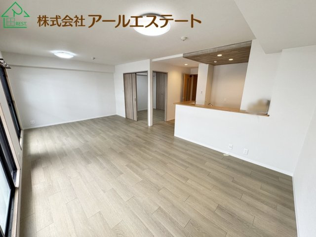 パレ・ロワイヤル姫路駅前　　JR「姫路駅」徒歩11分の居間・リビング