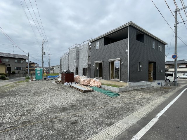 新築戸建・新築建売　郡山市横塚第11　芳賀小・第四中の外観|広々とした土地で開放感のある角地です！