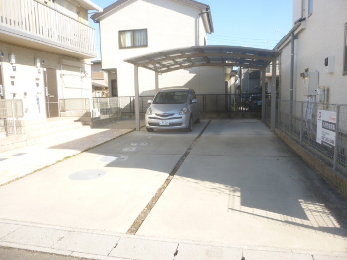 コリーヌ　A棟の駐車場