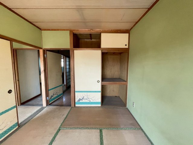 藤ビルの和室